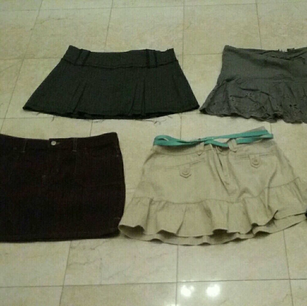 Lot of Five size 9 Juniors skirts